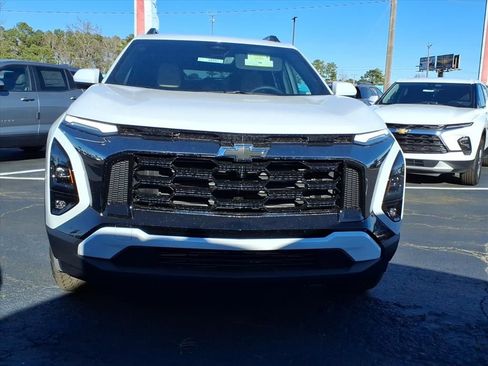 New 2026 Chevrolet Equinox ACTIV w/ Convenience Package III image 9