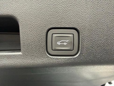 New 2026 Chevrolet Traverse LT w/ Driver Confidence Package image 21