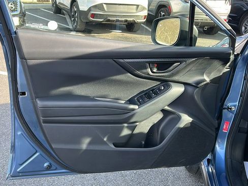 Certified 2023 Subaru Crosstrek 2.0i image 9