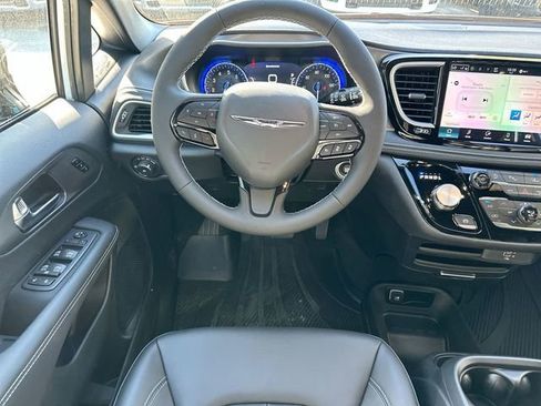 New 2026 Chrysler Pacifica Select w/ S Appearance Package image 12