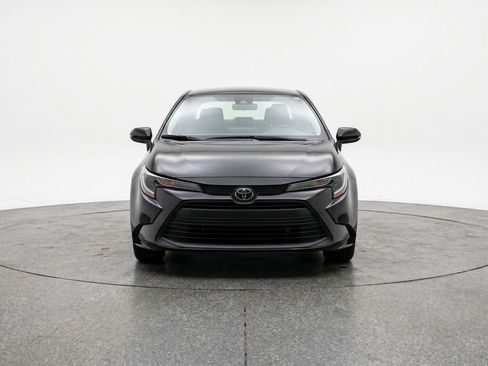 Used 2025 Toyota Corolla LE FWD image 1