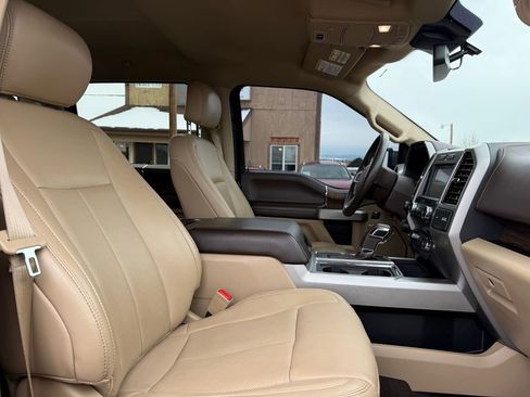 Used 2019 Ford F150 Lariat image 28