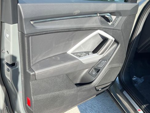 New 2025 Audi Q3 2.0T Premium image 10