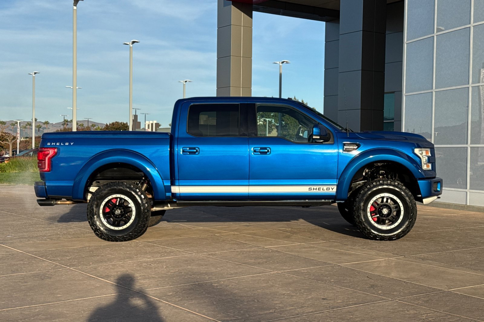 Used 2017 Ford F150 Lariat w/ Equipment Group 502A Luxury AWD/4WD image 3