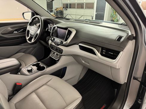 Used 2019 GMC Terrain SLT w/ Preferred Package image 38