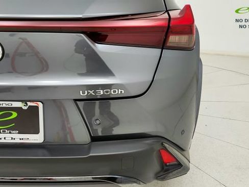 Used 2025 Lexus UX 300h FWD image 28