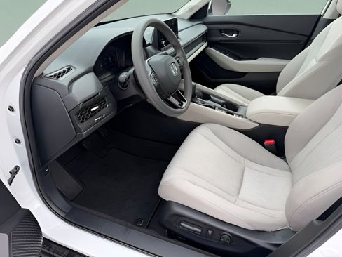 Certified 2023 Honda Accord EX image 9
