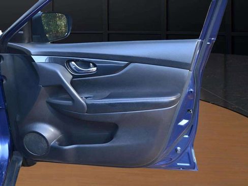 Used 2018 Nissan Rogue SL image 34