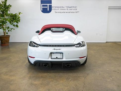 Used 2020 Porsche 718 Boxster Spyder RWD image 3