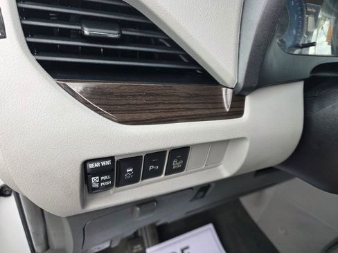 Used 2017 Toyota Sienna XLE w/ XLE Navigation Package image 16