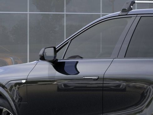 New 2026 Cadillac Lyriq V image 12