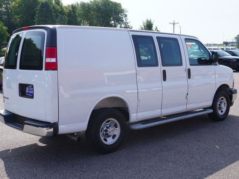 Used 2025 Chevrolet Express 2500 w/ Driver Convenience Package RWD image 5