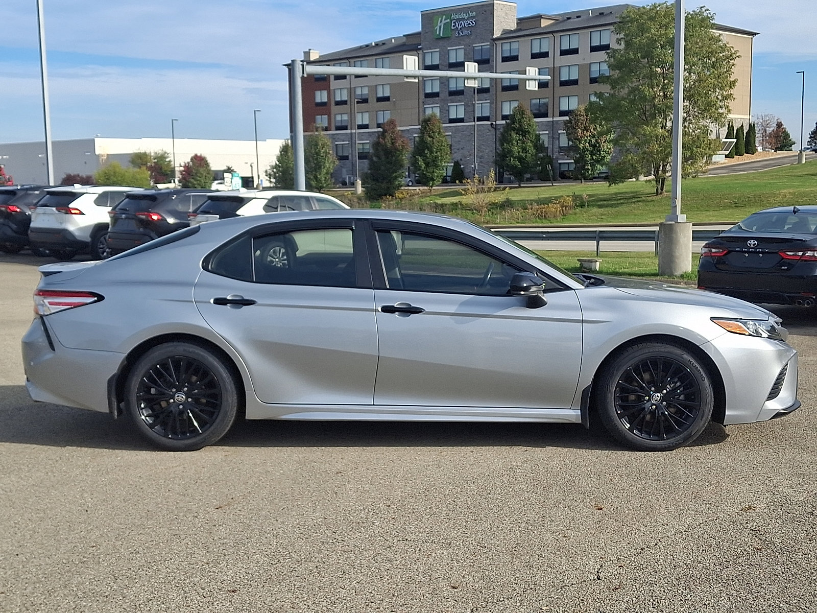 Used 2020 Toyota Camry SE AWD/4WD image 7