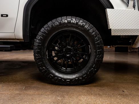 Used 2021 GMC Sierra 2500 AT4 w/ AT4 Preferred Package image 12