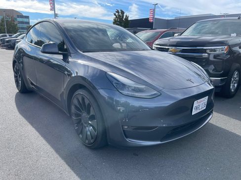 Used 2022 Tesla Model Y Performance AWD/4WD image 1