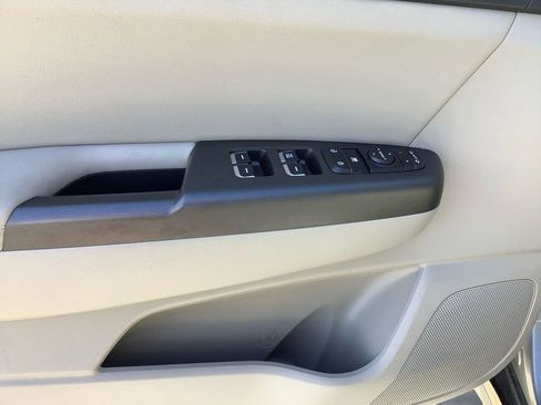 Used 2020 Kia Sportage S image 12