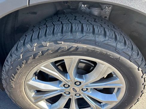 Used 2020 Ford Explorer Limited AWD/4WD image 3