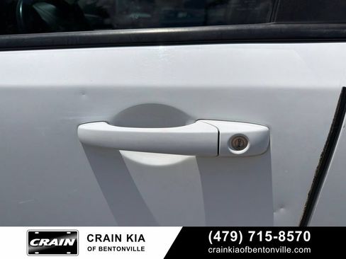 Used 2016 Jeep Compass Latitude FWD image 15