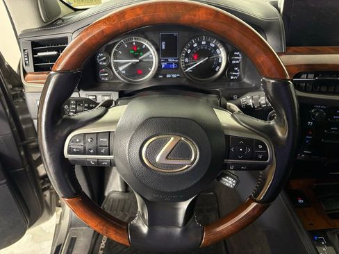 Used 2021 Lexus LX 570 4WD w/ Luxury Package image 19