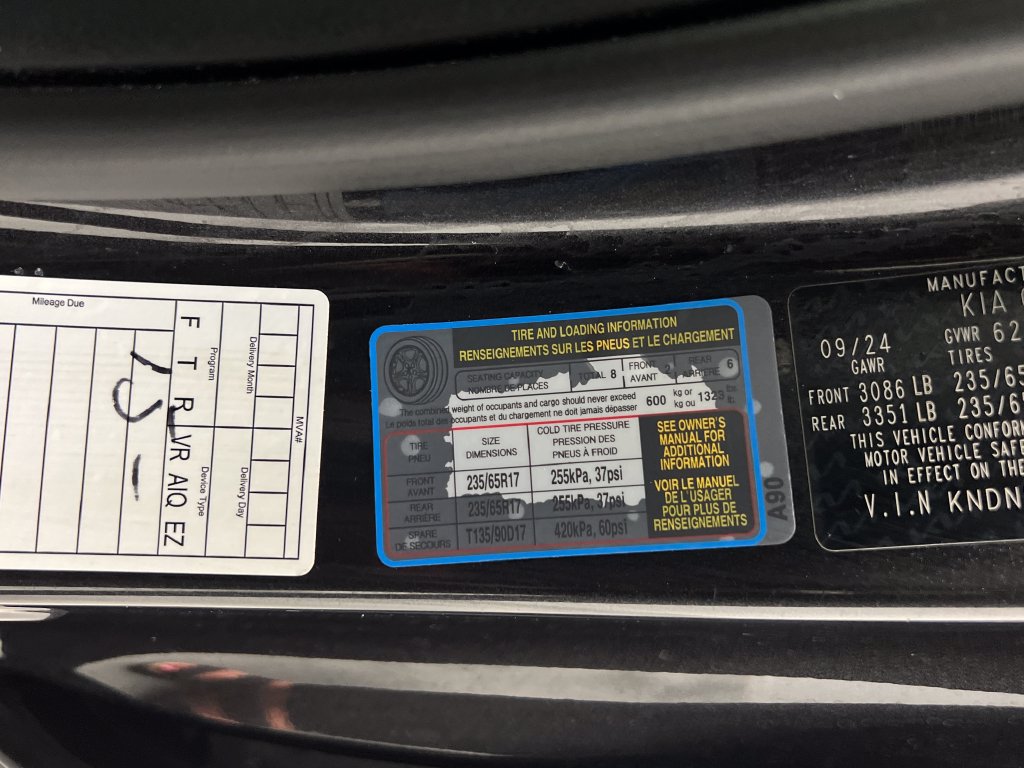Used 2025 Kia Carnival FWD image 94