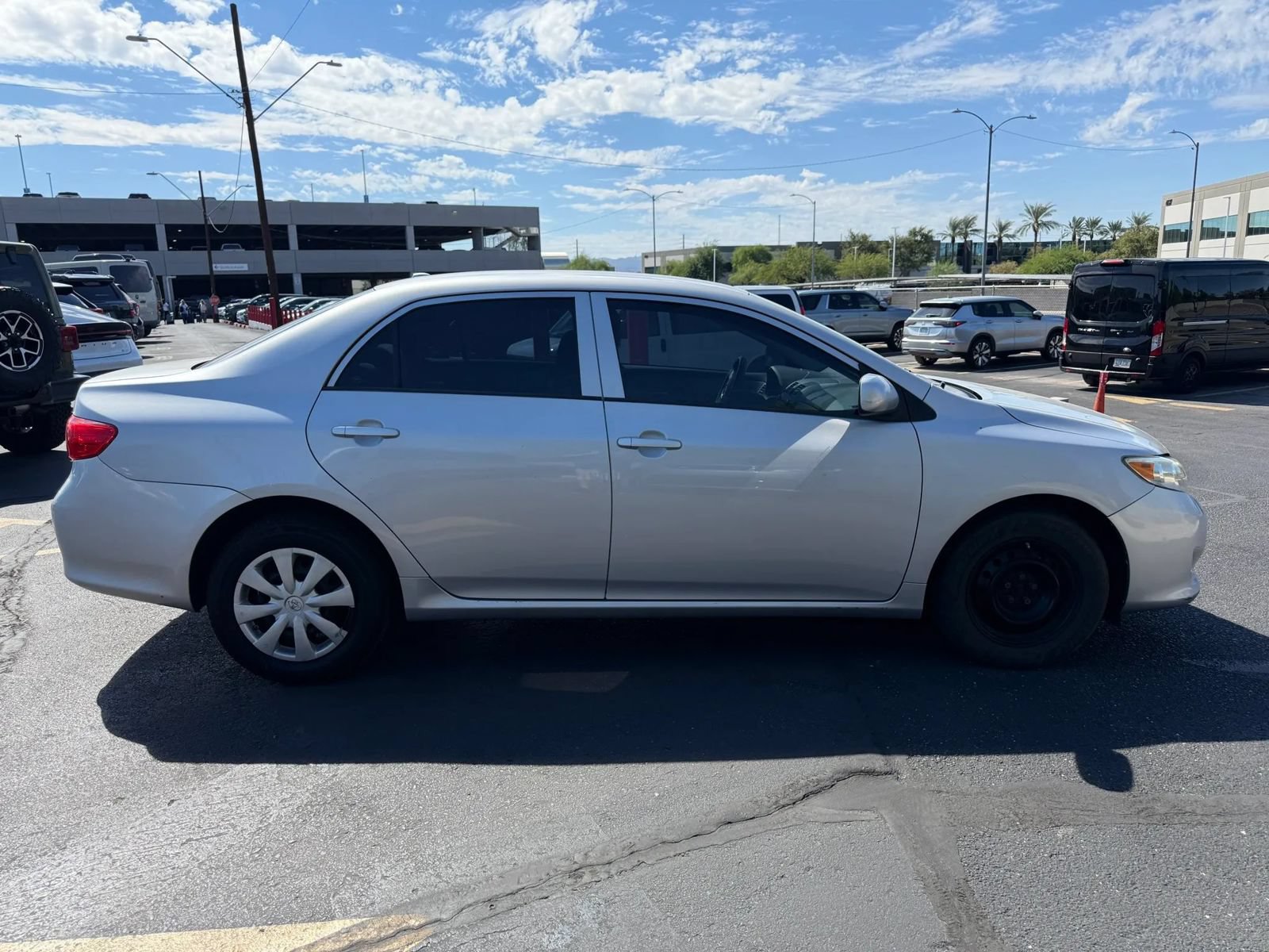 Used 2010 Toyota Corolla LE FWD image 4