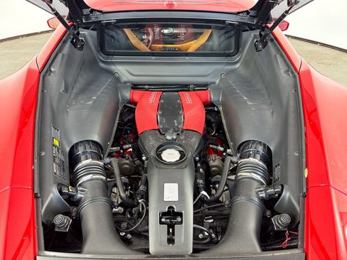 Certified 2020 Ferrari F8 Tributo RWD image 25