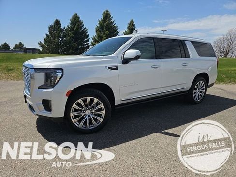 Used 2022 GMC Yukon XL Denali w/ Denali Premium Package AWD/4WD image 1