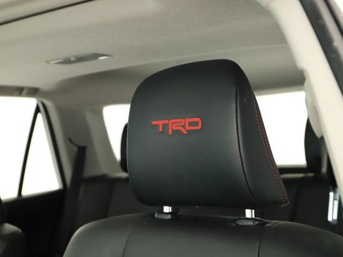 Used 2021 Toyota 4Runner TRD Off-Road Premium w/ Moonroof Package AWD/4WD image 25