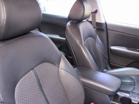 Used 2018 Kia Optima EX image 11