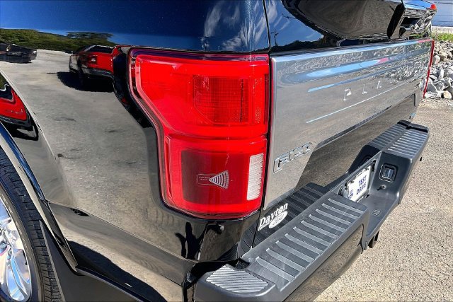 Used 2018 Ford F150 Platinum w/ Equipment Group 701A Luxury RWD image 30