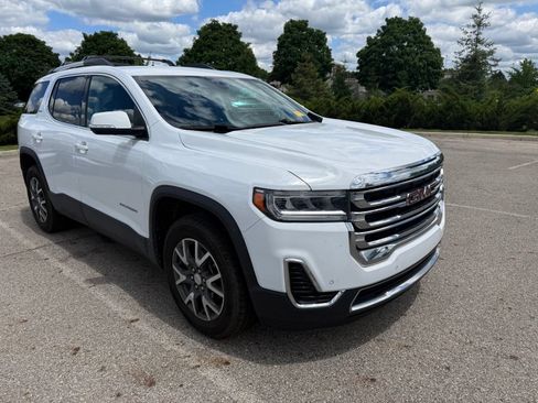 Used 2021 GMC Acadia SLE w/ Driver Convenience Package FWD image 3