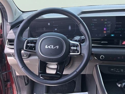 Used 2025 Kia Carnival SX FWD image 19