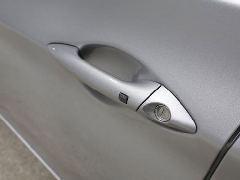 Used 2012 Hyundai Elantra Limited w/ Technology Pkg 5 FWD image 9