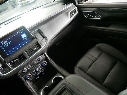 Used 2022 Chevrolet Suburban RST w/ Luxury Package AWD/4WD image 11