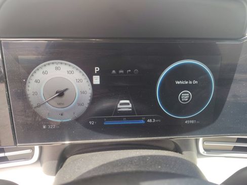 Used 2025 Hyundai Elantra Limited FWD image 9