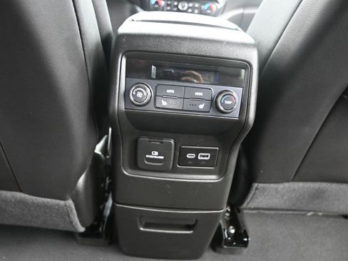 Used 2023 GMC Acadia AT4 w/ Technology Package image 19