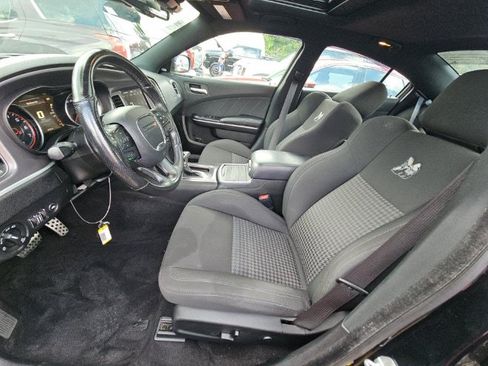Used 2019 Dodge Charger Scat Pack w/ Dynamics Package RWD image 11