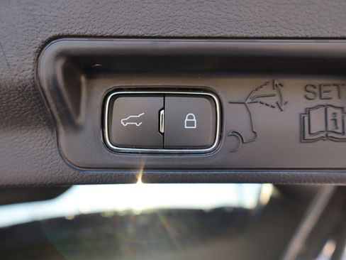 Used 2025 Ford Explorer ST-Line image 30