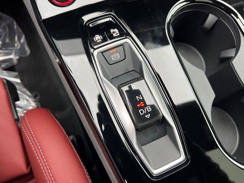 Certified 2025 Audi S6 e-tron Prestige w/ 21" Black Optic Package image 34