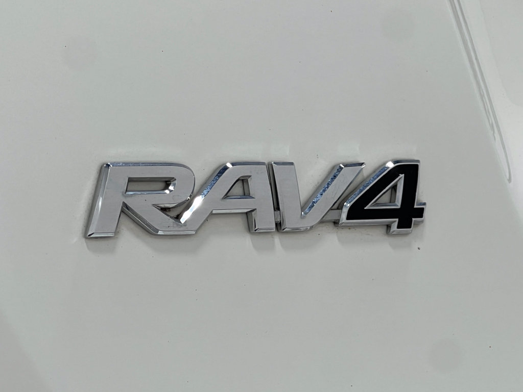 Used 2018 Toyota RAV4 SE w/ Power Extra Value Package AWD/4WD image 39