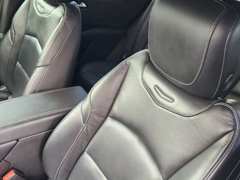 Used 2022 Cadillac XT4 Luxury w/ Cold Weather Package FWD image 24