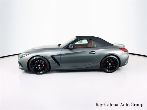 Used 2022 BMW Z4 M40i w/ Premium Package image 4