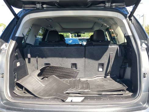 Used 2022 Subaru Ascent Touring image 9