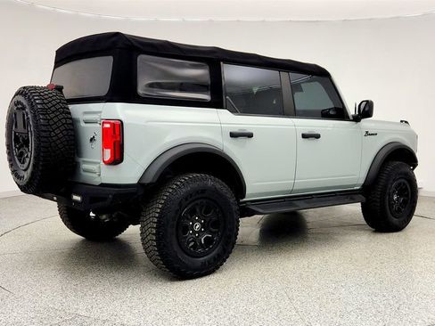 Used 2022 Ford Bronco Black Diamond image 5