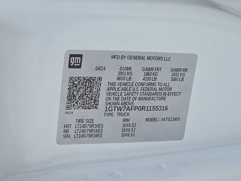 Used 2024 GMC Savana 2500 w/ Driver Convenience Package image 32