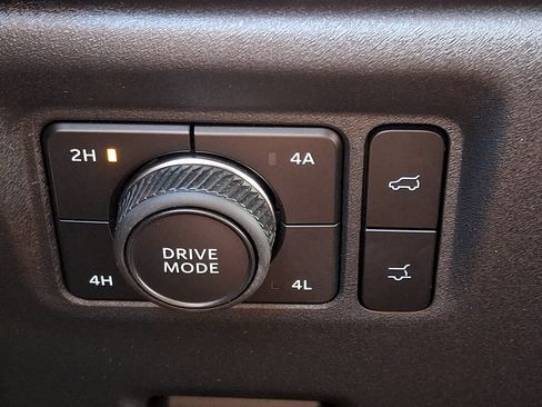 Certified 2025 Ford Expedition Active AWD/4WD image 25