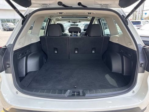 Used 2022 Subaru Forester Premium image 9