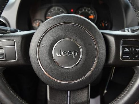 Used 2016 Jeep Patriot High Altitude image 15