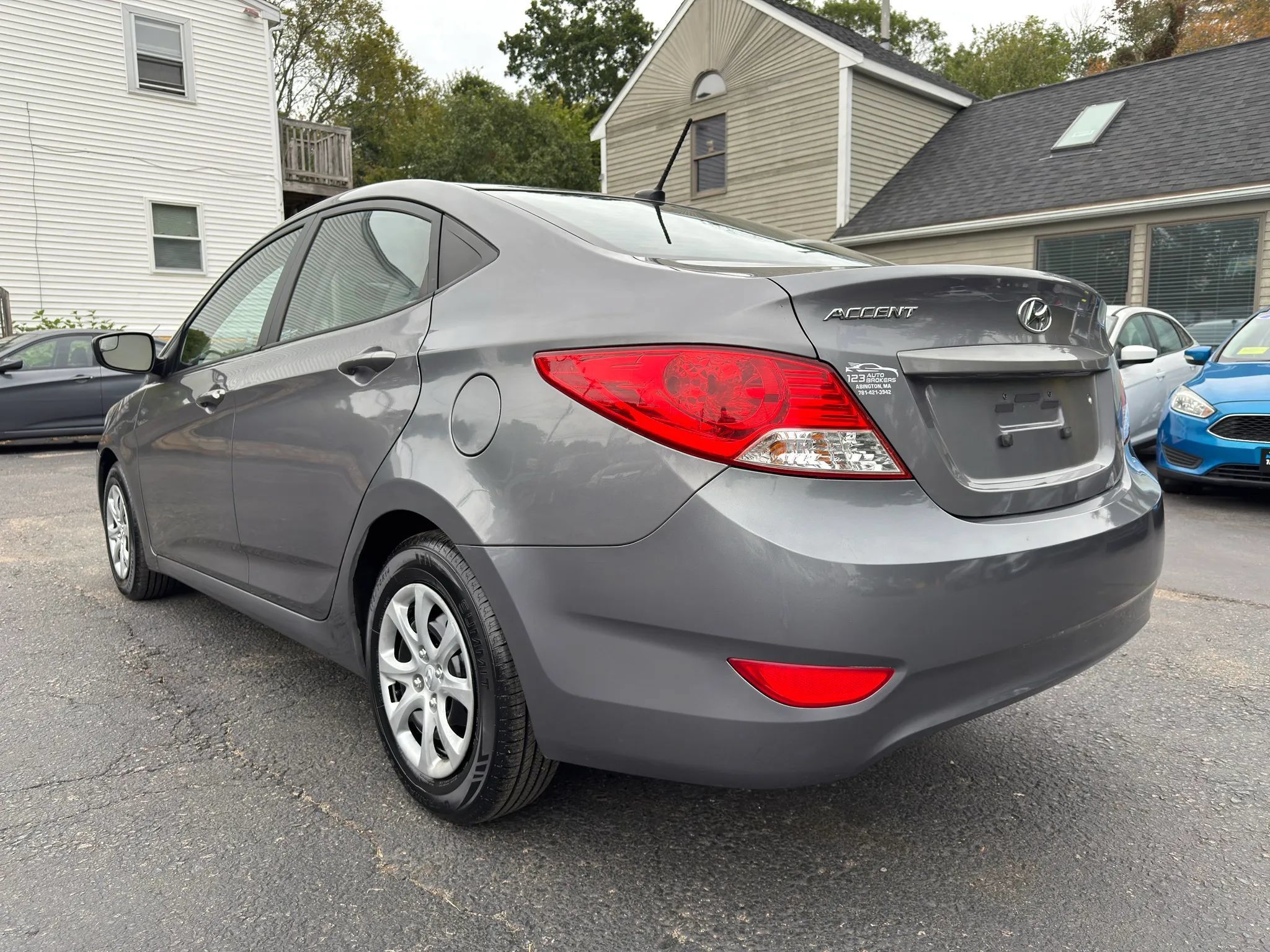 Used 2014 Hyundai Accent GLS FWD image 5