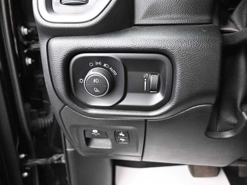 Used 2020 RAM 1500 Big Horn AWD/4WD image 9